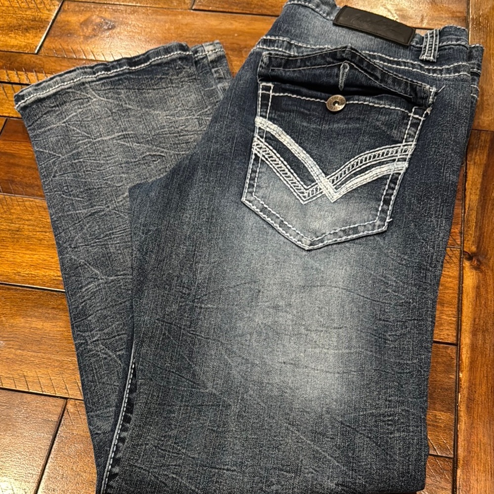 Like new men’s True Luck denim jeans. Size 32x30.